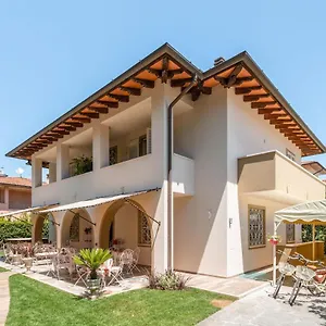 Diletta Frühstückspension Forte dei Marmi